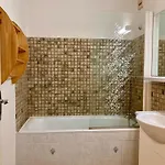 Confortable, Pied De Pistes Au Coeur Des Deux Alpes, Animaux Admis - Fr-1-811-26 Apartment *